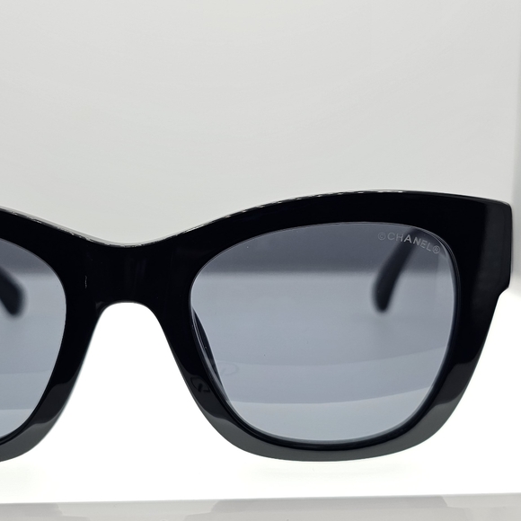 CHANEL Ref.5478 C501/S4, BLACK SUNGLASSES CHANEL HEART LOGO - Picture 4 of 15